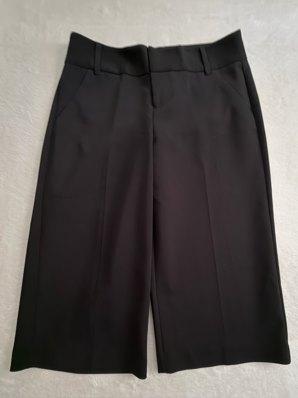 Elle NWOT Women's Black Tailored Culotte Capri Pants